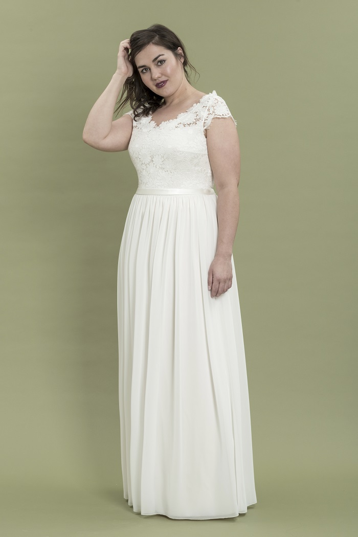 brautkleid-thereseundluise-karla-curve-spitze-georgett-v-ausschnitt