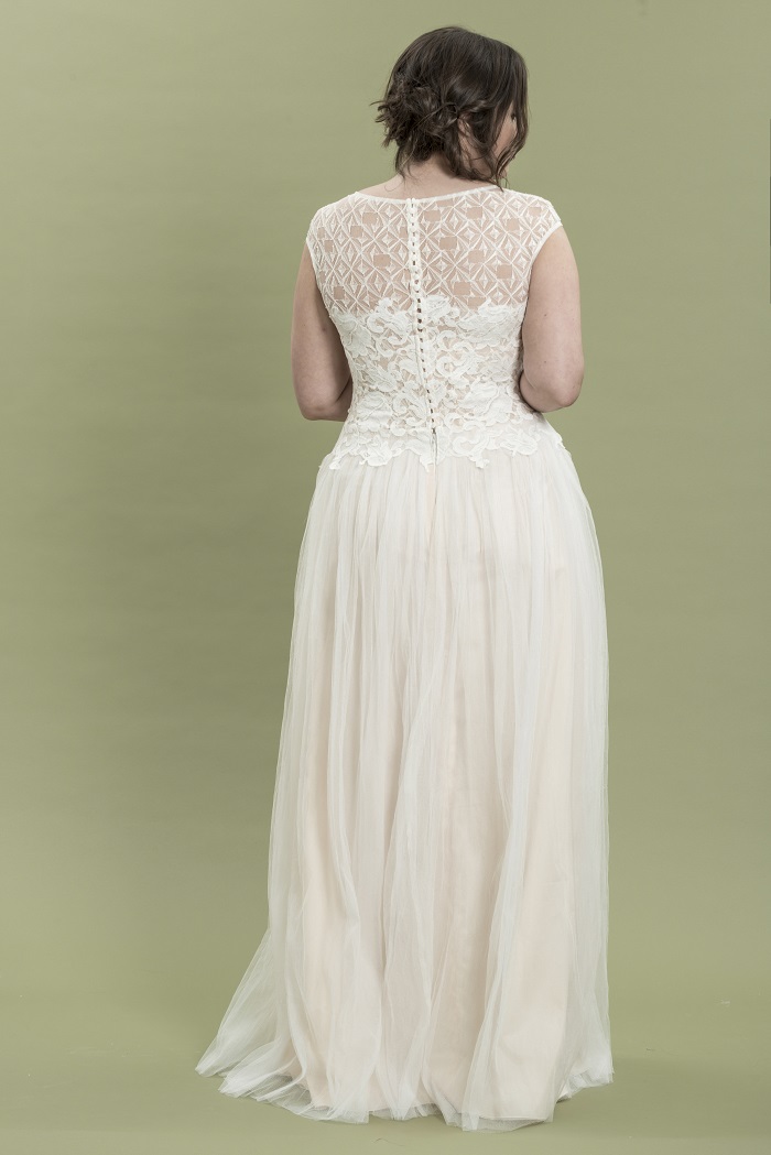 brautkleid-thereseundluise-kassandra-curve-transparente-spitze-tüll-rock